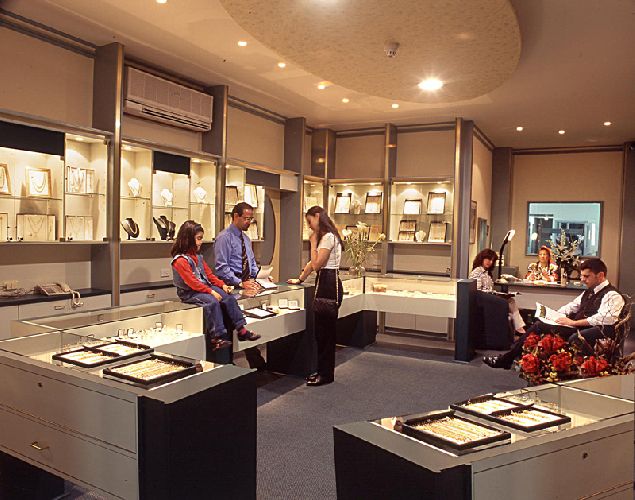 Questions To Consider While Seeking A Trustworthy Jewelry Shop
