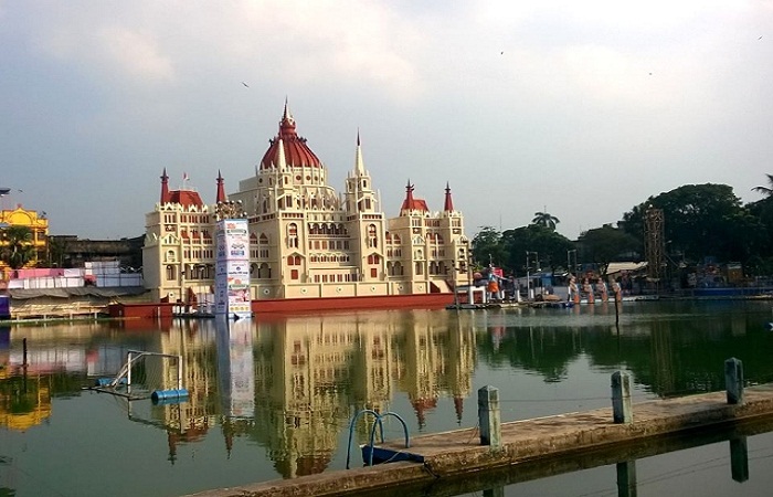 college-square-pandal