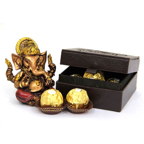 Give A Morale Boost To Your Employees With Diwali Gifts This Year