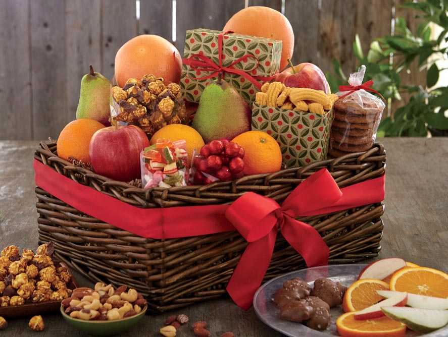 Give A Personal Touch To Your Present With Fruit Hampers