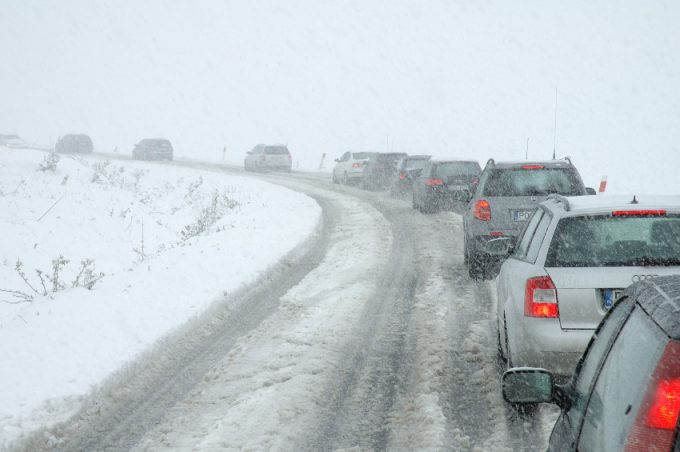 4 Things To Be Cautious Of When Driving In Snow