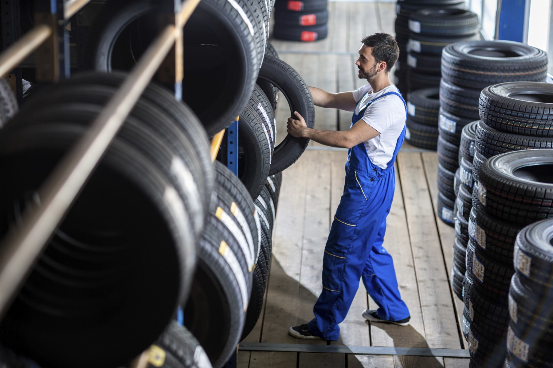 4 Things You Should Tell Your Tire Dealer To Get The Best Tire