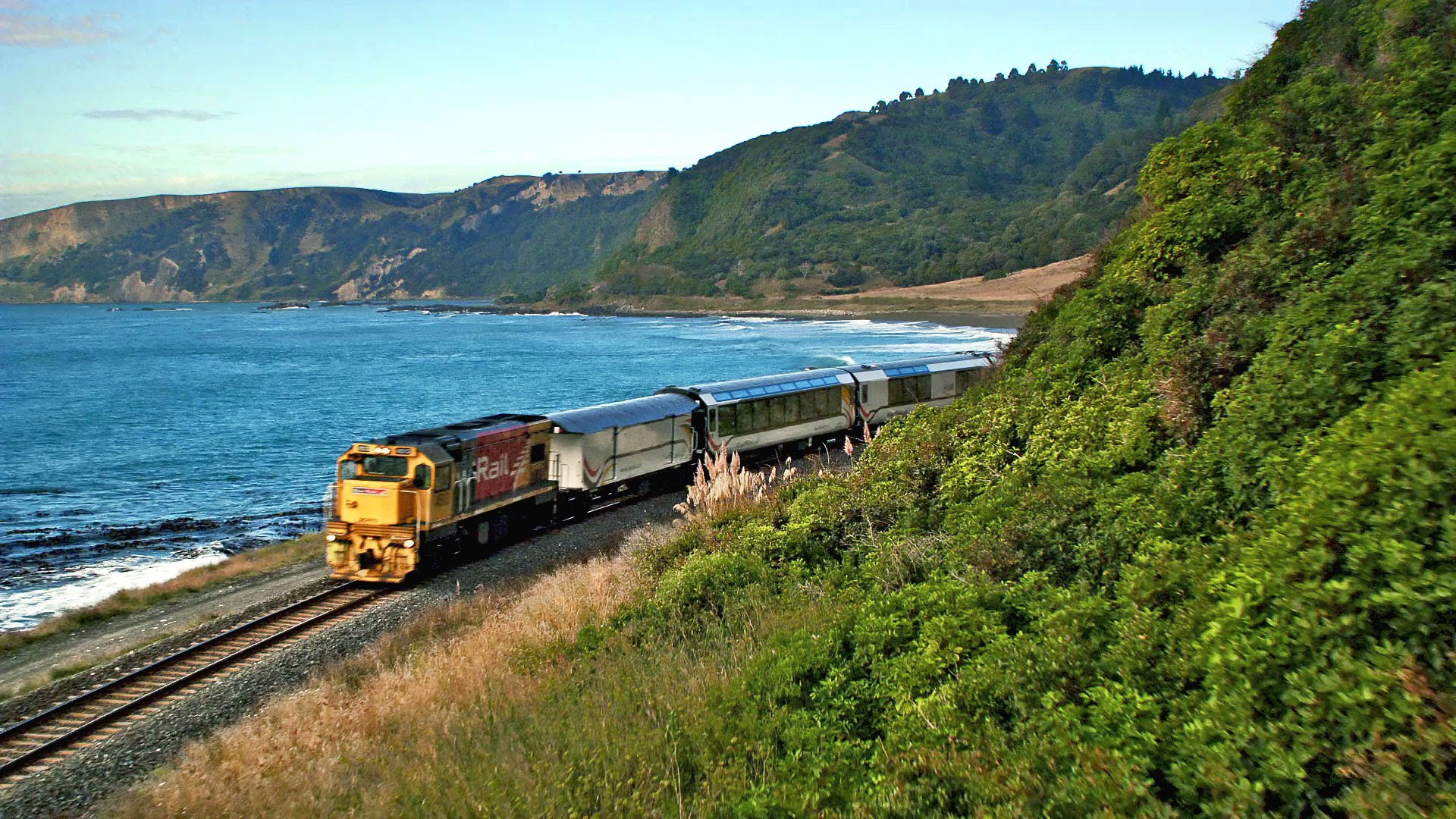 3 Reasons That Will Make You Fall In Love With Your Train Journeys