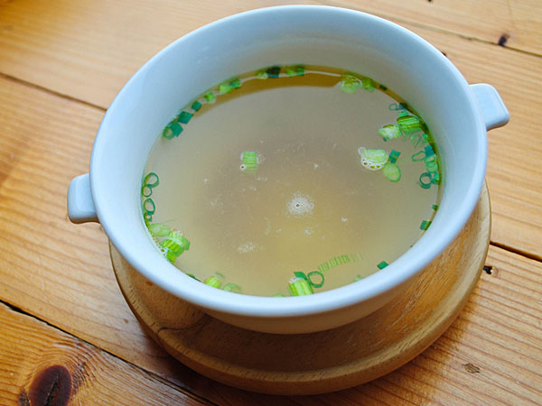 Lemon Coriander Soup- A Perfect Snack For Monsoon Evenings