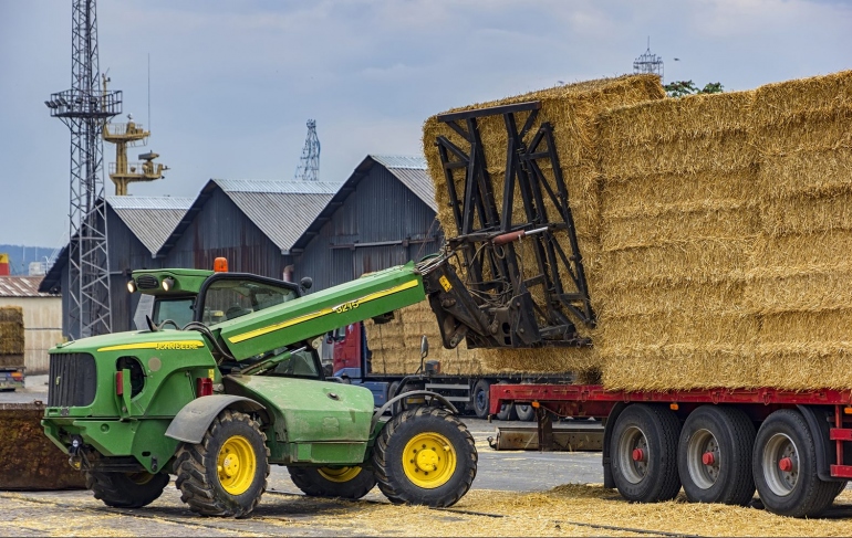 Heavy Lift Telehandler Attachment Benefits