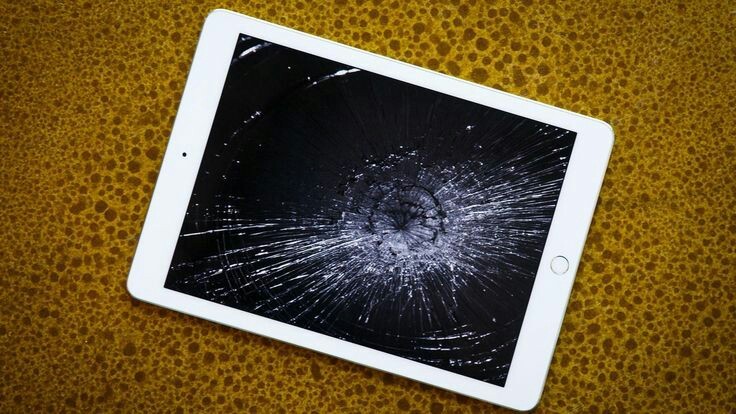 Do Not Panic When Your iPhone Or iPad Breaks! Know What To Do Next