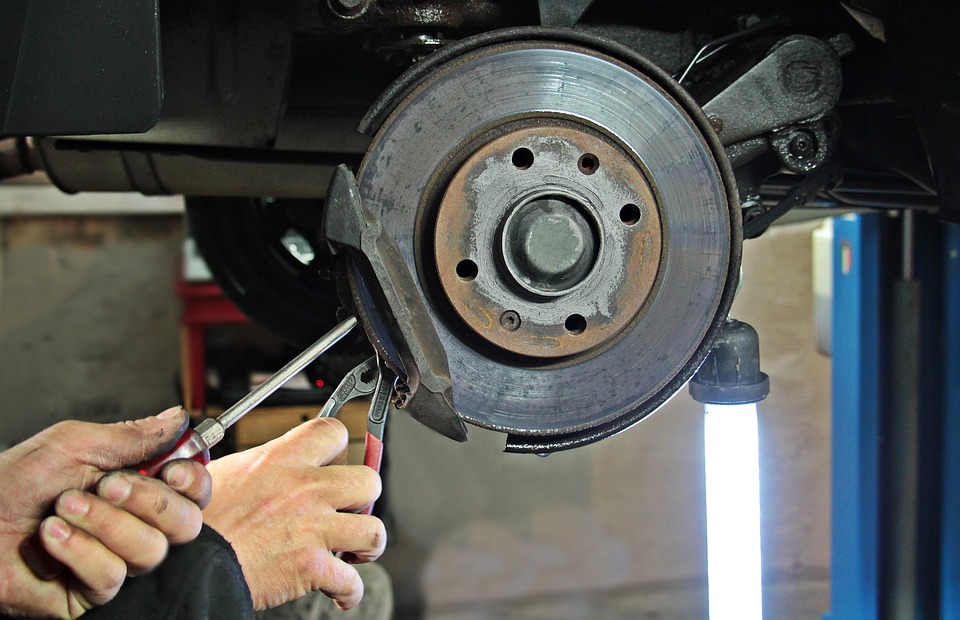 4 Signs That Your Car Brakes Need a Check Right No