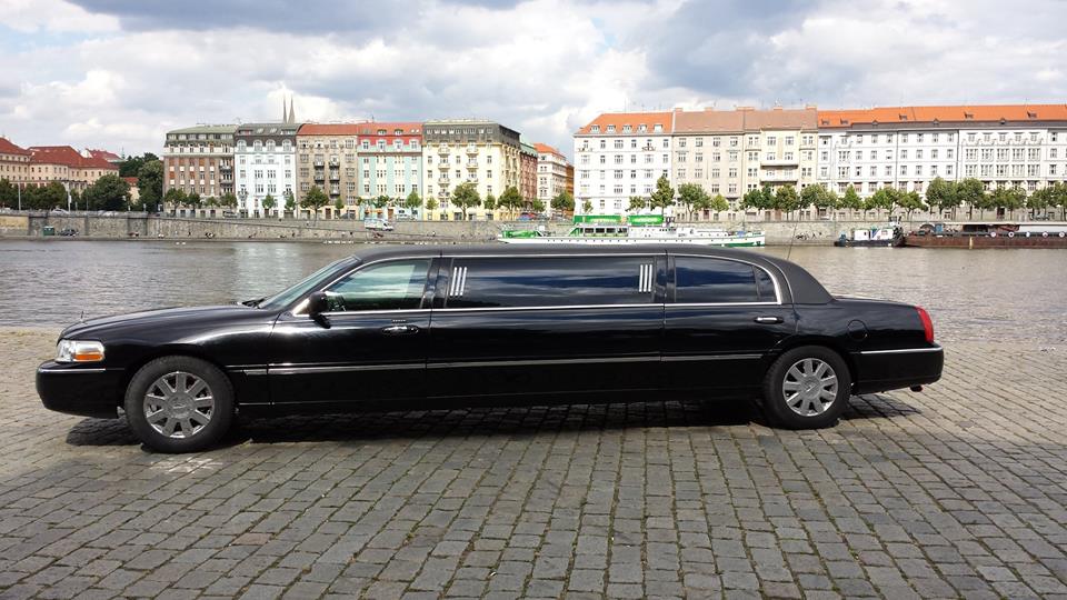 limo from Dover to airport